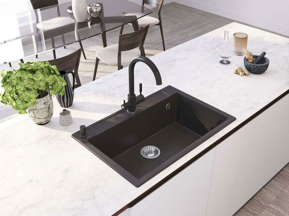 Нержавейка или искусственный камень: что выбрать для вашей кухни?