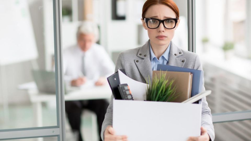 может ли работодатель уволить вас за один день? узнайте правду