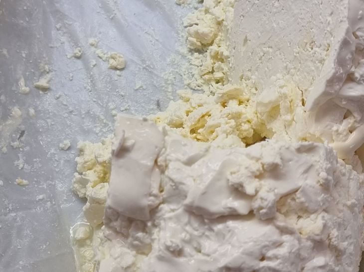 Как приготовить тесто для сырников, чтобы оно не было жидким: секреты профессионалов